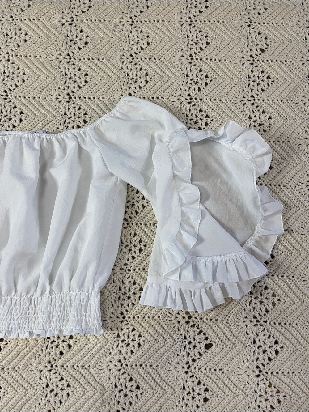 White Off Shoulder Ruffle Detail Top Blouse Shirt Bell Sleeve Gypsy Pirate - Picture 2 of 8